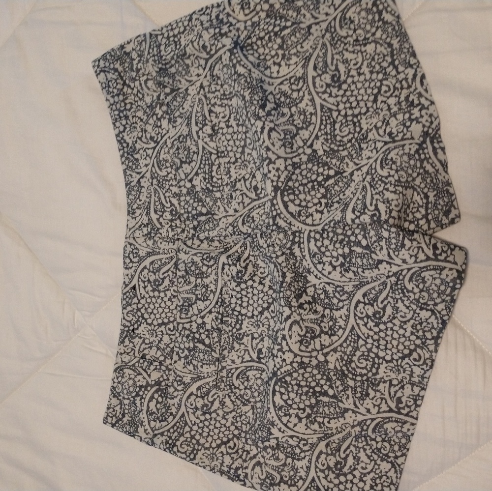 Shorts - Picture 3 of 6